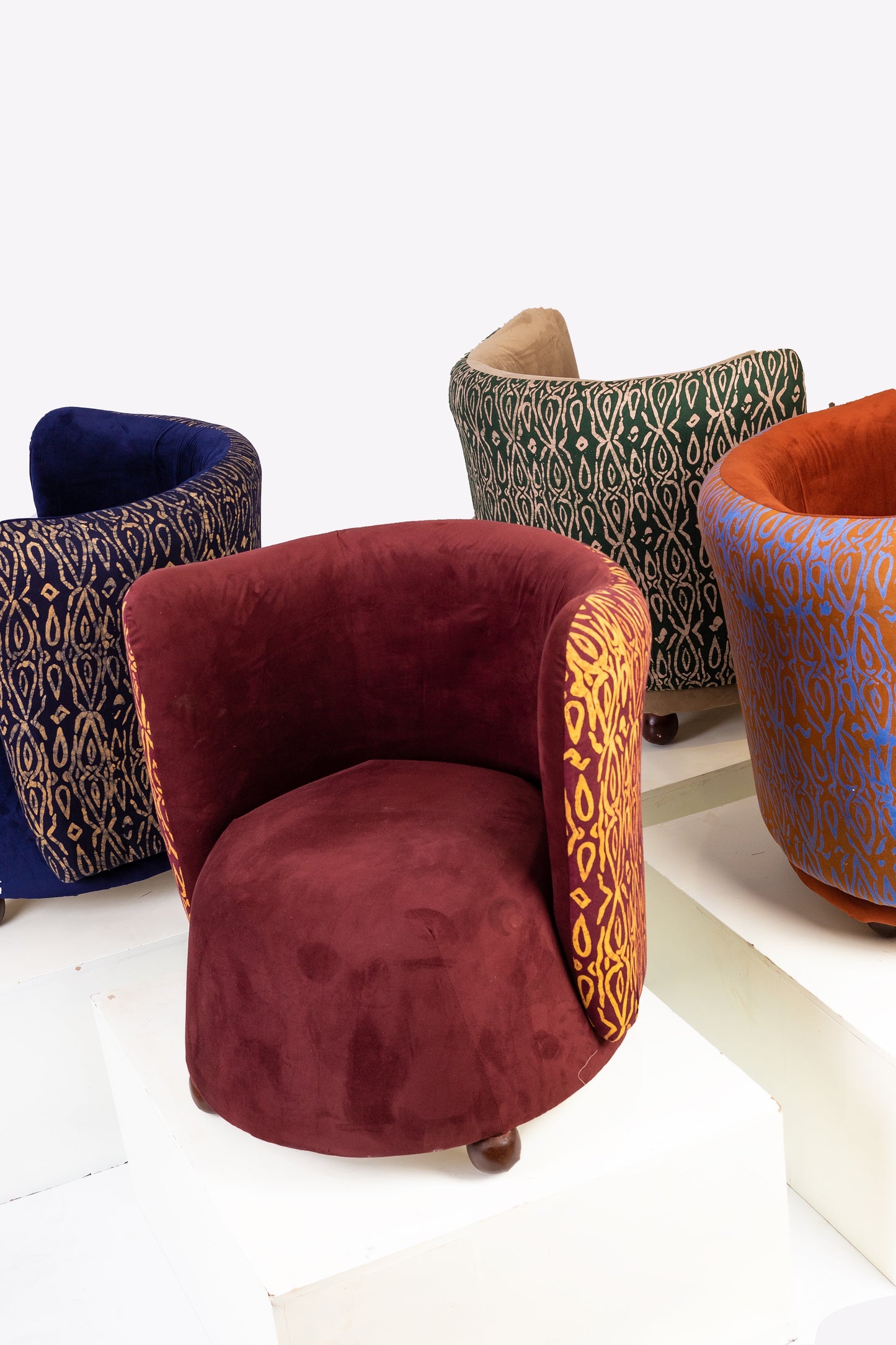 Anjola chair with plain fabric